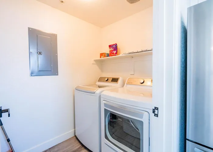 Apartment Near Diablo Stadium Airport Dogprk Hottub Pool W&d